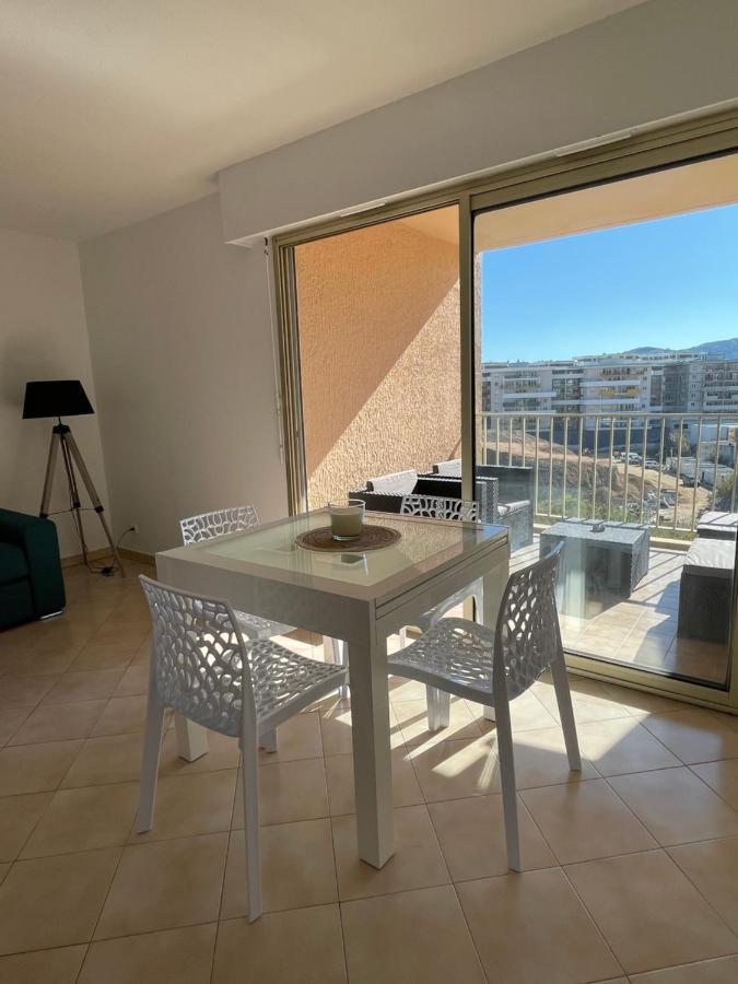Appartement Cosy Proche Du Centre อฌักซิโอ้ ภายนอก รูปภาพ